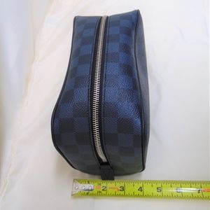 Louis Vuitton Washbag  Men’s  Additional Pics